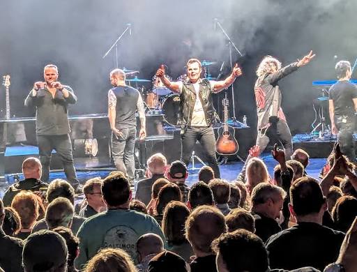One Vision of Queen live on tour